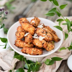 Chifteluțe din dovlecei cu brânză feta și mentă